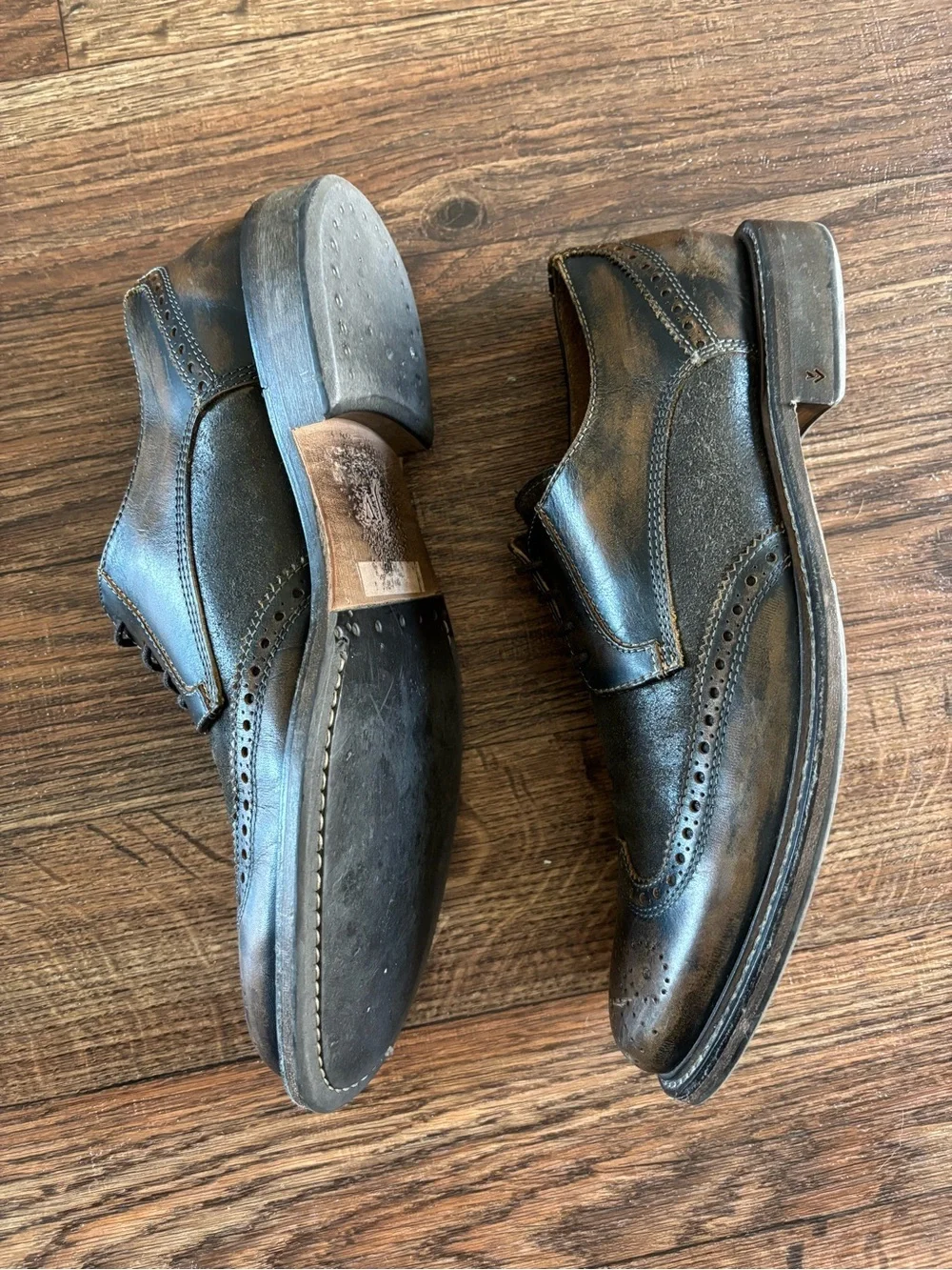 John Varvatos College Distressed Leather Wingtip Derby Oxfords 9.5